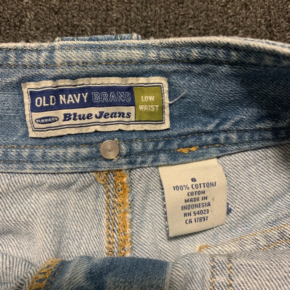 Old Navy light wash shorts 6 - Picture 3 of 3